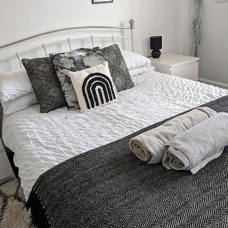 Apartamento Twenty Four Hythe  Exterior foto